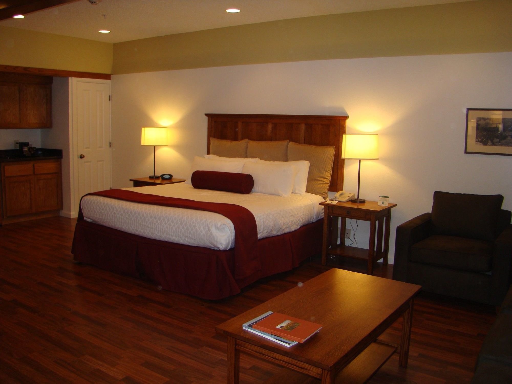 Valley Inn, Tapestry Collection By Hilton