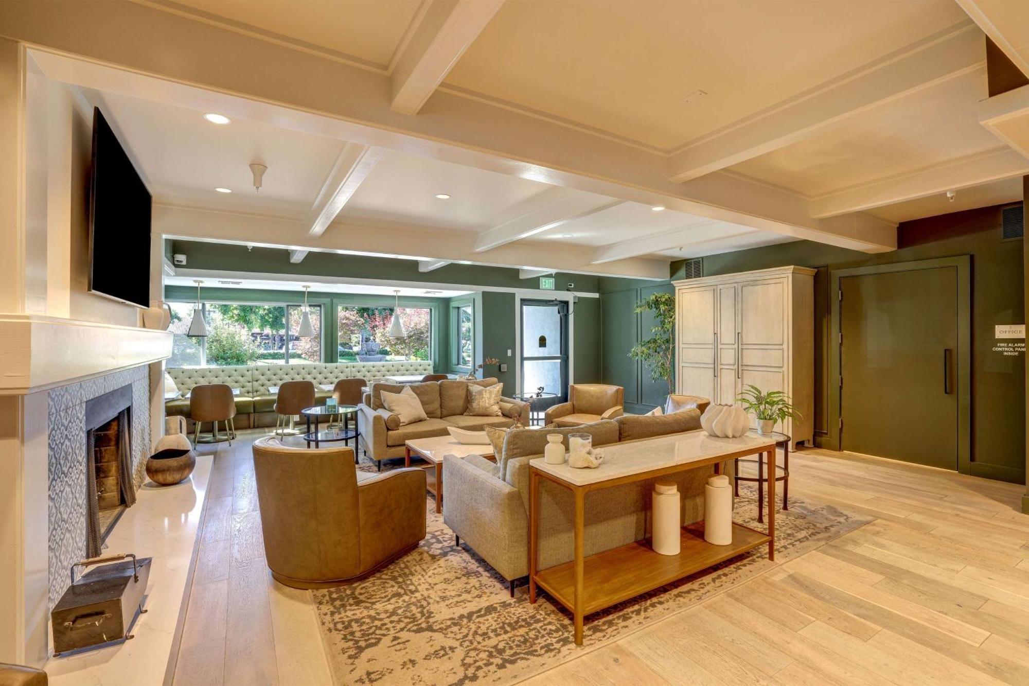 Valley Inn, Tapestry Collection By Hilton Hotel