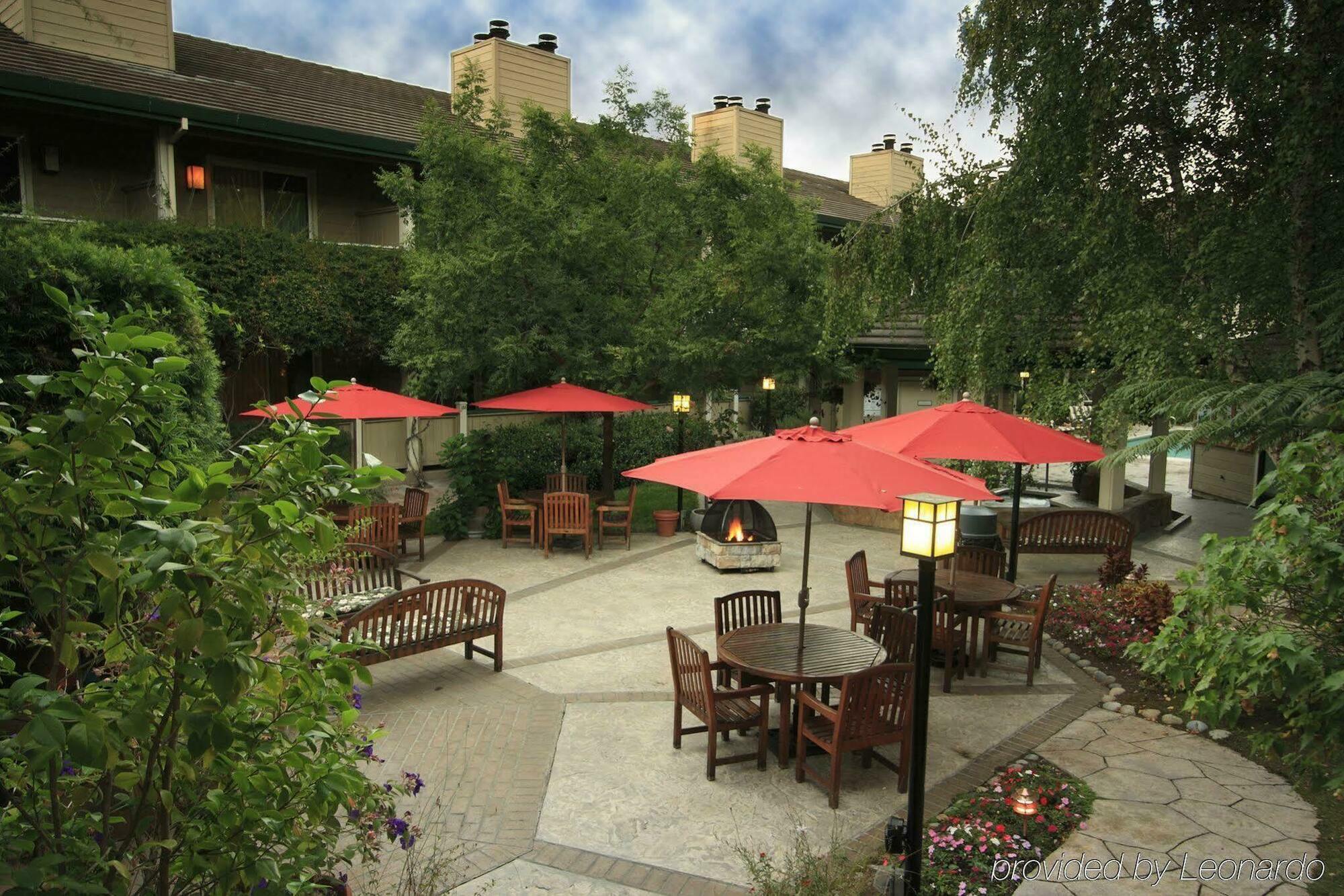 Valley Inn, Tapestry Collection By Hilton